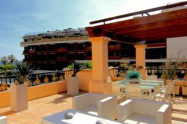 Apartamento de 3 dormitorios en Puerto Banús.