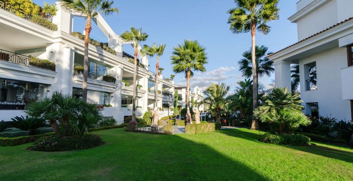 Doncella Beach Apartments on the seafront