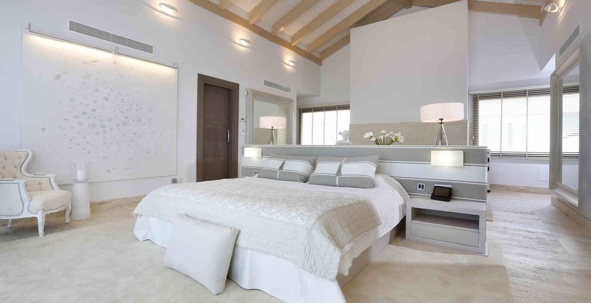 Luxurious six-bedroom Villa SOTOGRANDE