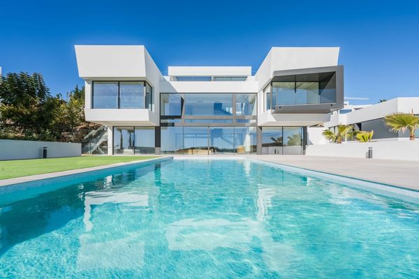 Nueva increíble villa de lujo de estilo contemporáneo