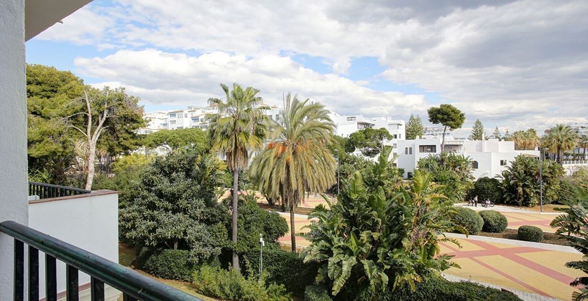 Apartment for Rent in Puerto Banus