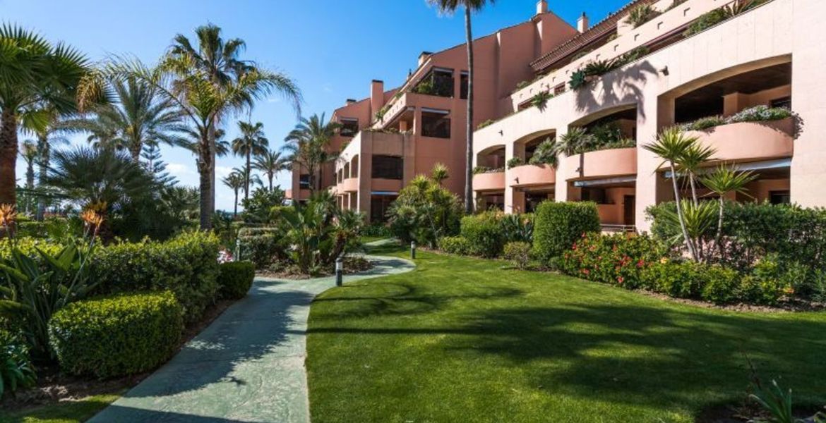 Apartment in Malibu Puerto Banus