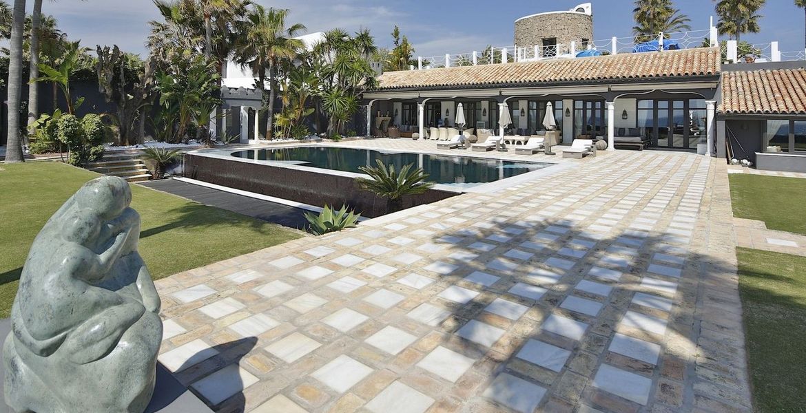 Villa For Sale in Marbella