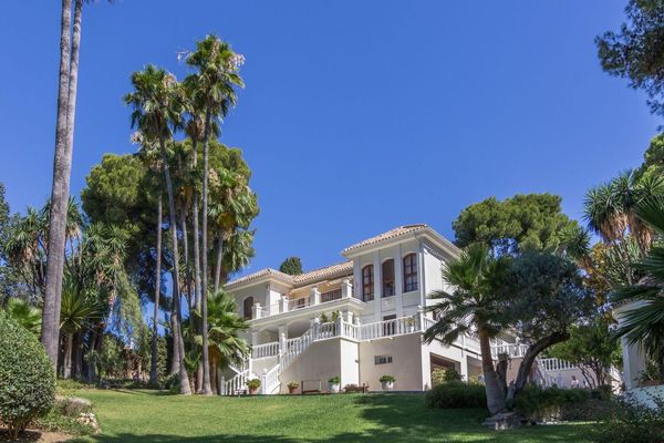 Golden Mile Marbella Villa with panoramic sea views