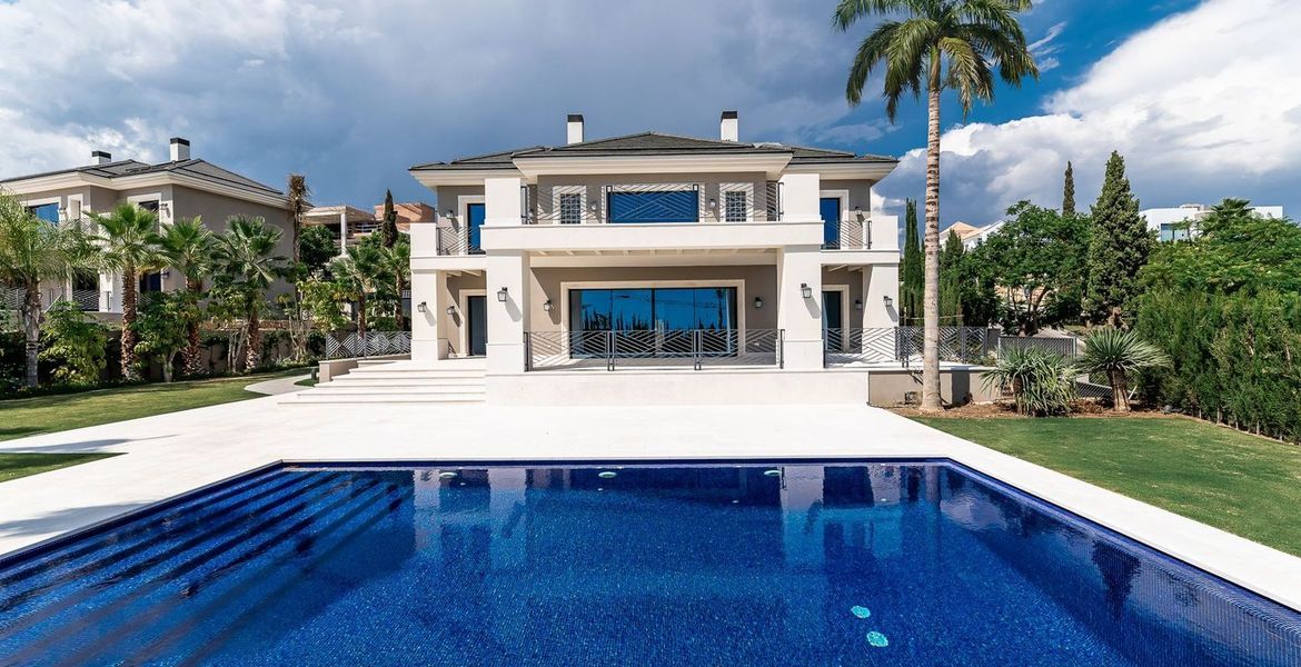 Villa Padierna Golf Villa for sale in Los Flamingos