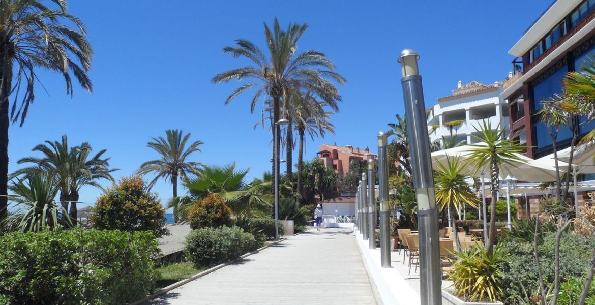 APARTMENT FOR SALE IN MARBELLA GUADALPIN BANUS