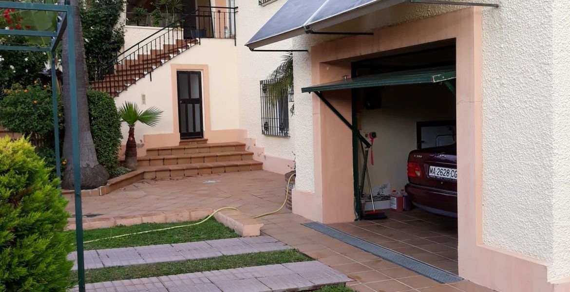 Villa en venta en Estepona