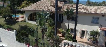 Villa en venta en Estepona