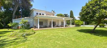 Villa en venta en Estepona