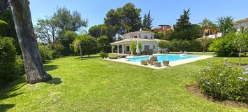 Villa for sale in Estepona