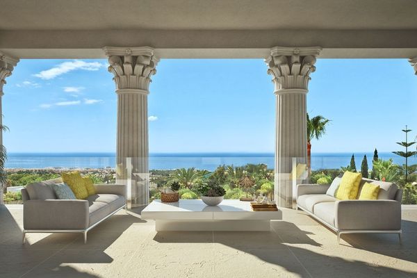 Villa for sale in Sierra Blanca Marbella