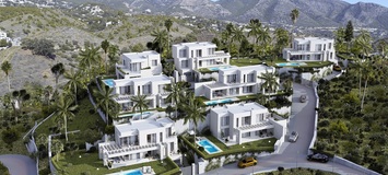 Villa in Mijas with 219 sqm built and 4 bedrooms for sale