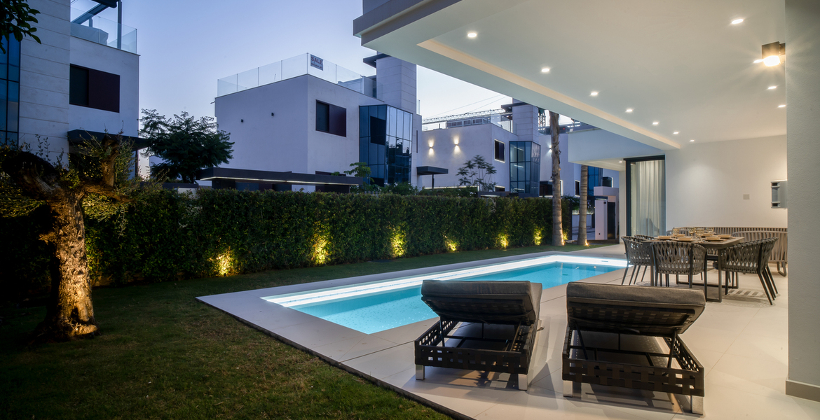 Hermosas villas en venta en la Milla de Oro de Marbella