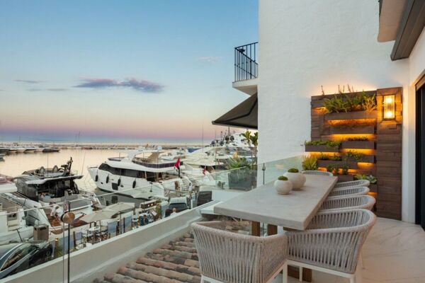 Apartment for sale in Puerto Banus