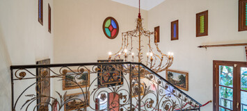 MEDITERRANEAN VILLA FOR SALE WITH A LOT OF CHARM, A FEW STEP