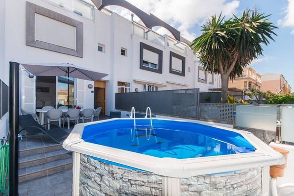 Casa con piscina privada y calefacción