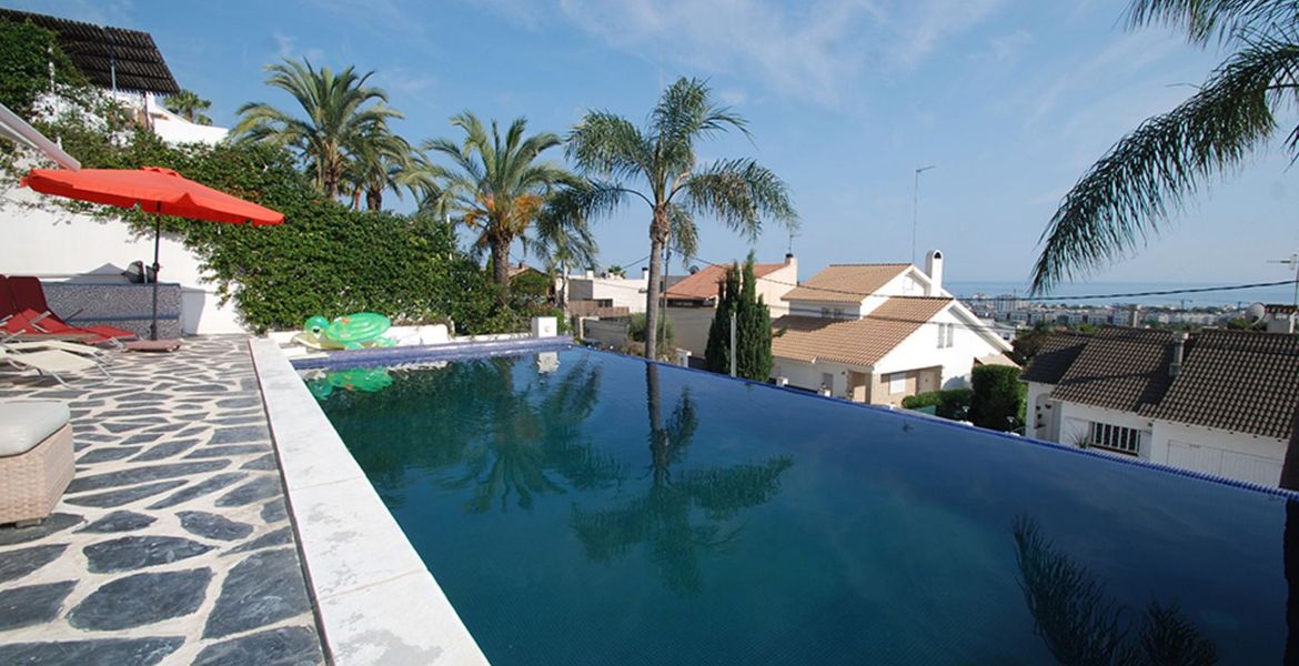 Amazing villa for long-term rent in Sitges