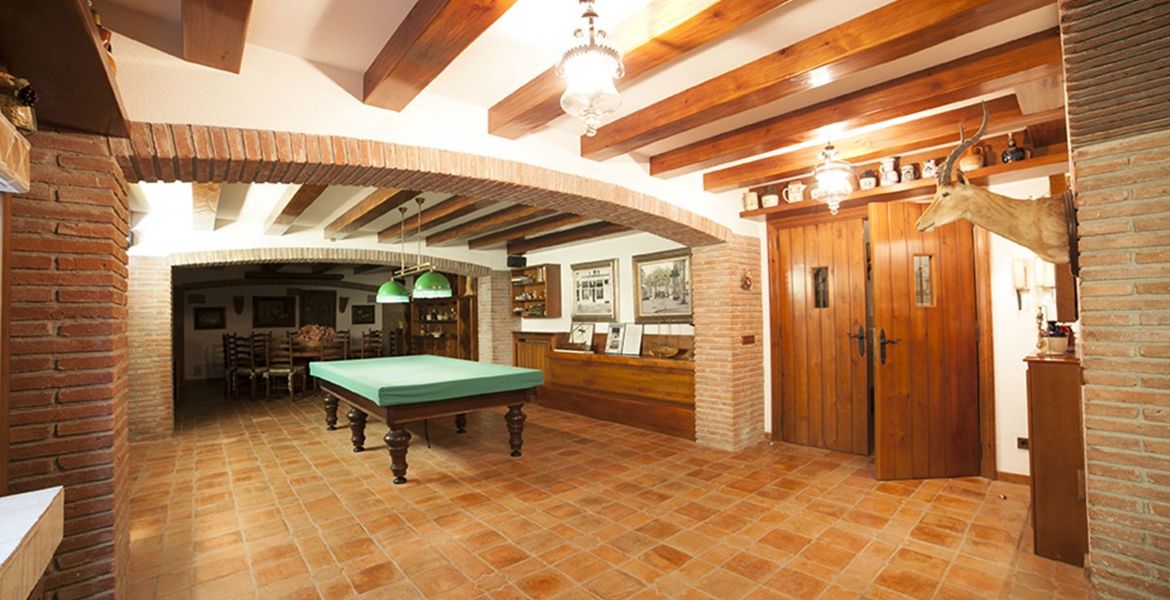 Fantastic three-storey house for long-term rent in Sitges