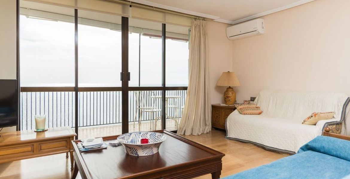 Apartment at the foot of the beach Alicante