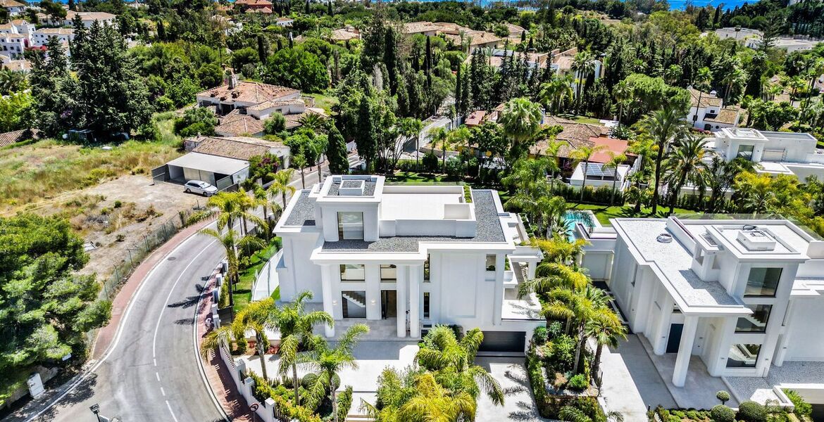 Вилла на продажу в Las Lomas del Marbella Club