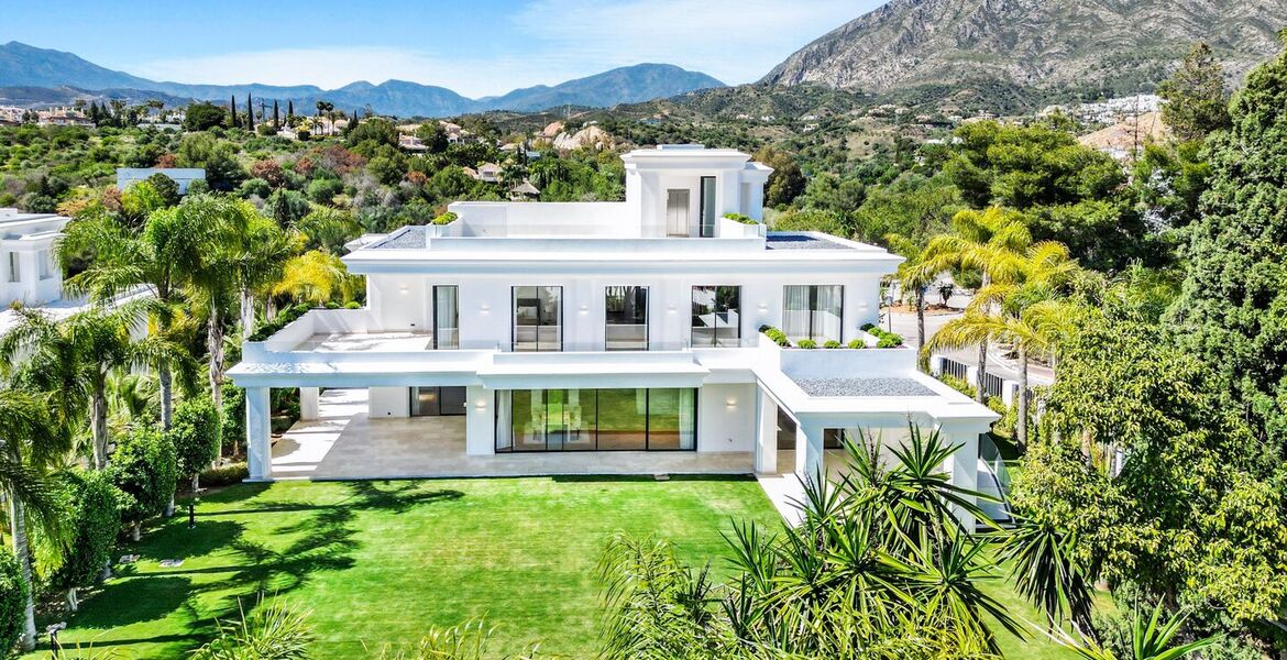 Вилла на продажу в Las Lomas del Marbella Club