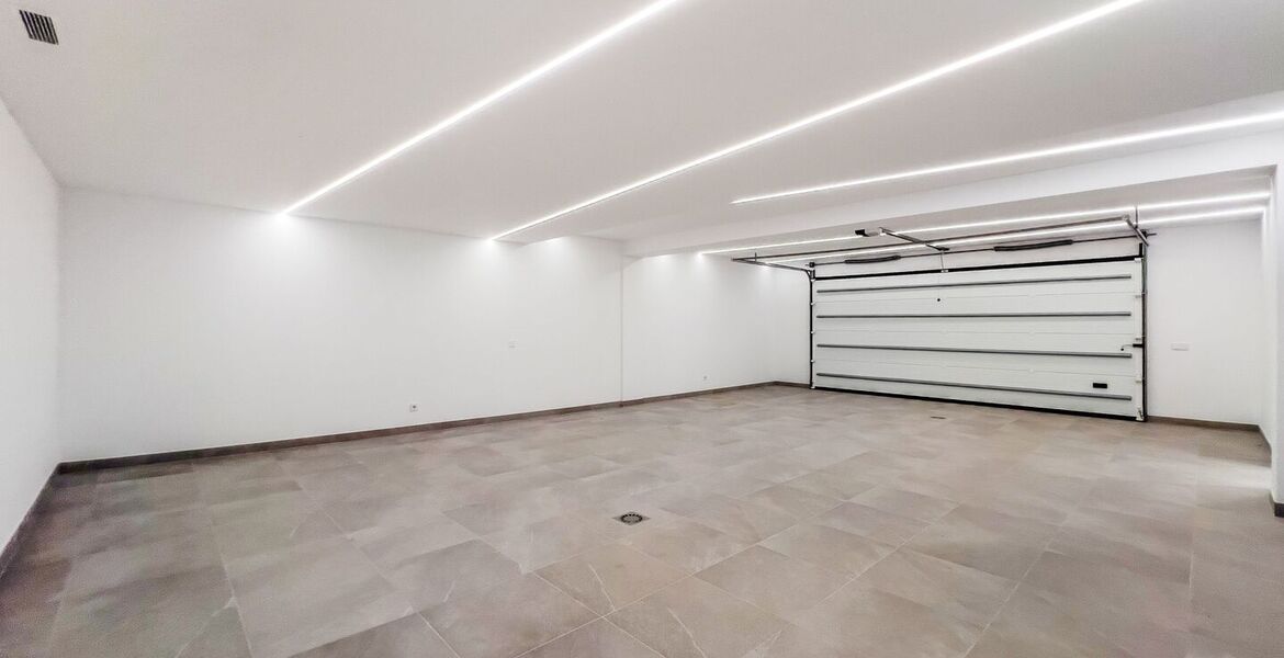 Вилла на продажу в Las Lomas del Marbella Club