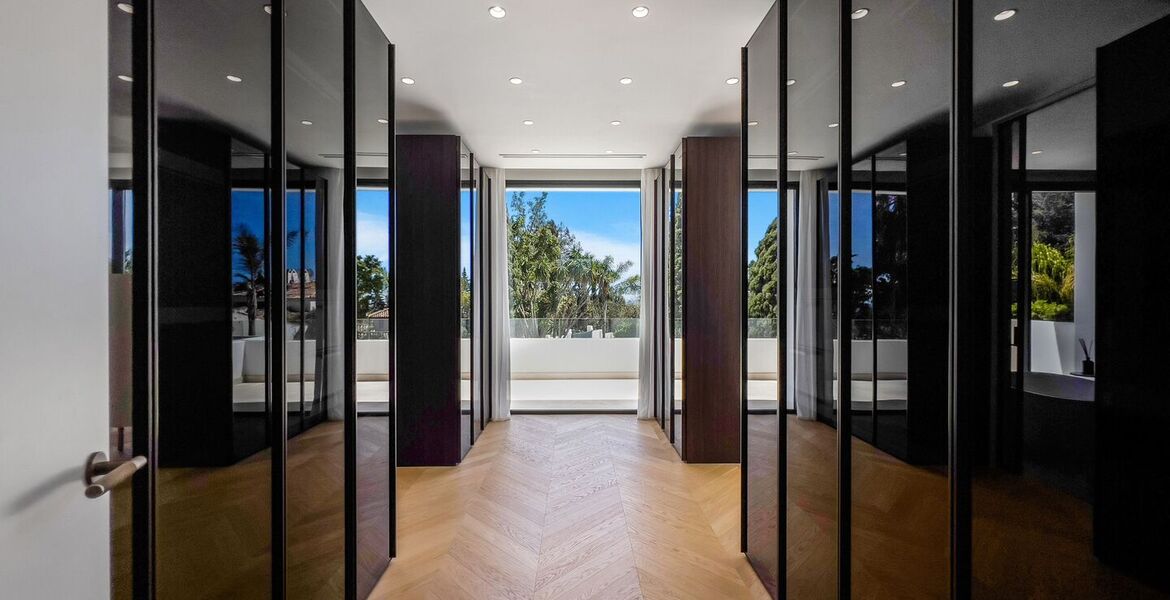 Вилла на продажу в Las Lomas del Marbella Club
