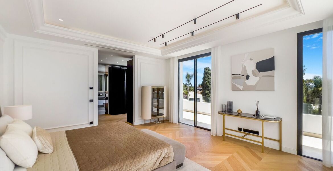 Вилла на продажу в Las Lomas del Marbella Club