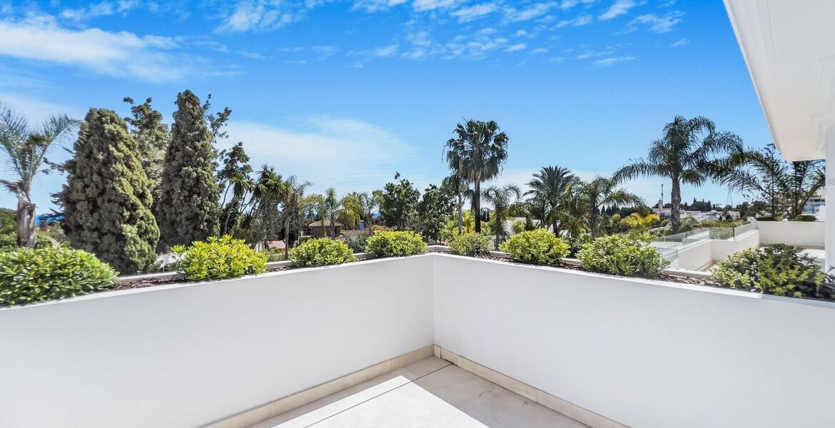 Вилла на продажу в Las Lomas del Marbella Club