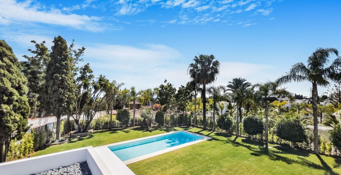 Вилла на продажу в Las Lomas del Marbella Club