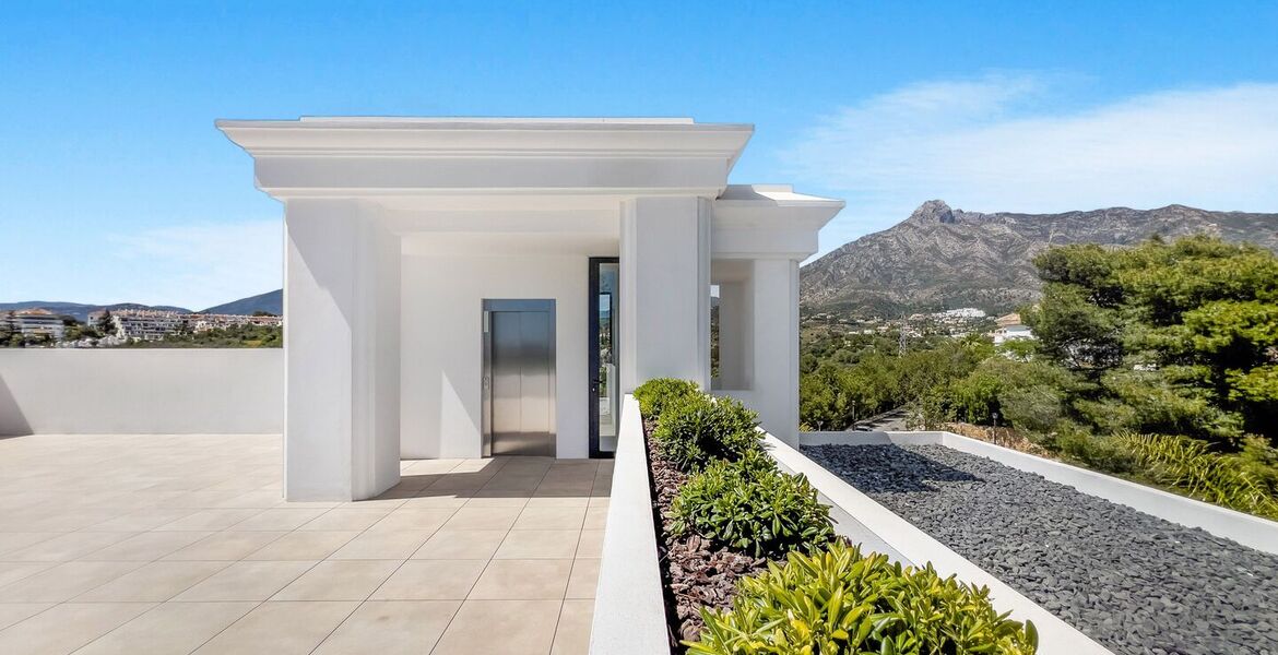 Вилла на продажу в Las Lomas del Marbella Club