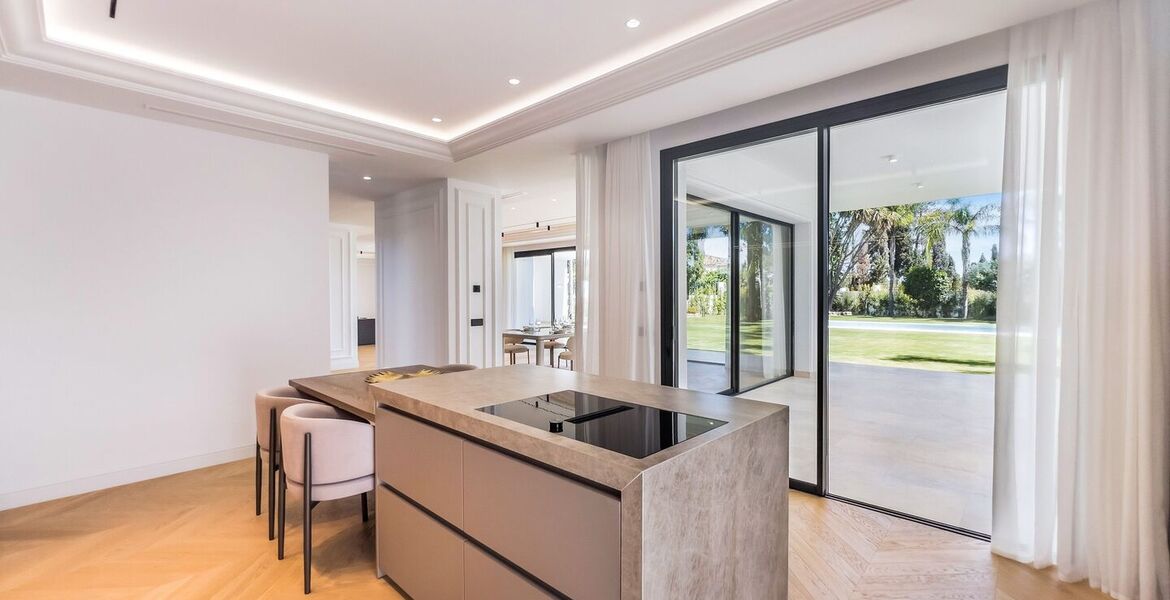 Вилла на продажу в Las Lomas del Marbella Club