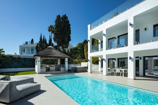 Villa en venta en Puerto Banús