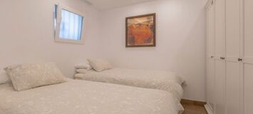 Apartamento renovado en Puente Romano con terraza privada