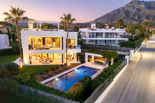 Modern Luxury Villa on Marbella's Golden Mile