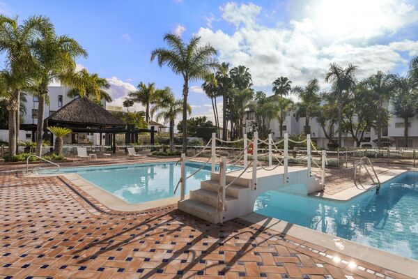 Luxury Apartment in Puente Romano Beach Resort, Marbella