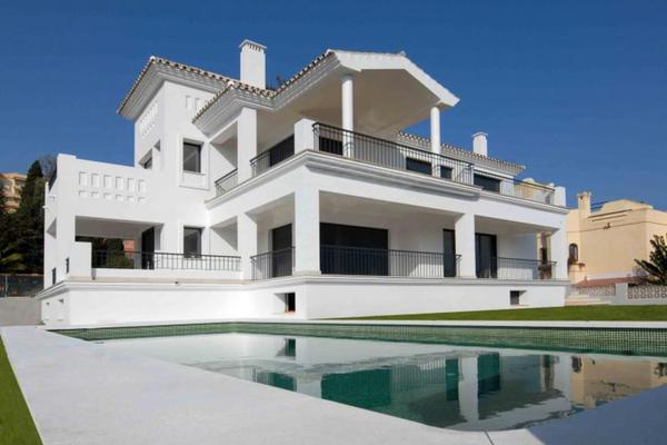 Luxury villa for long-term rent in Puerto Banus