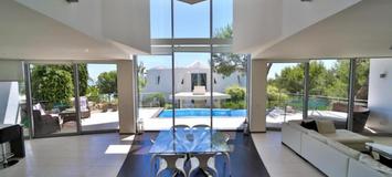 An outstanding villa for long-term rent